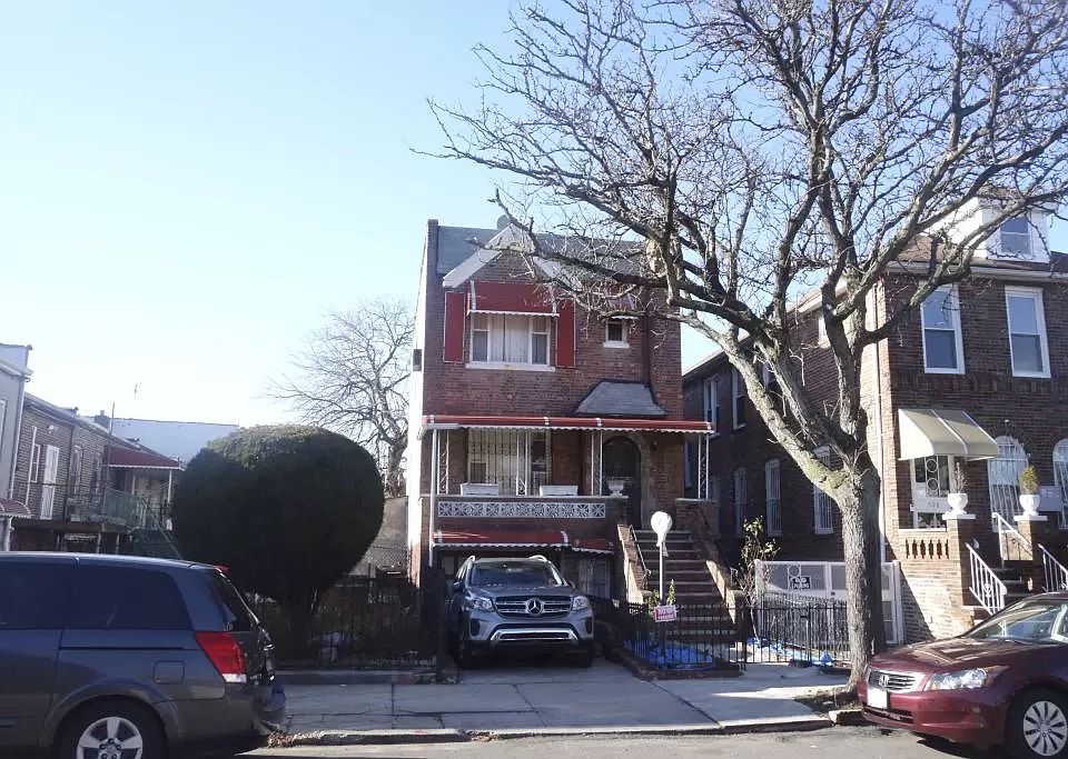 1st image of 602 E 92nd St