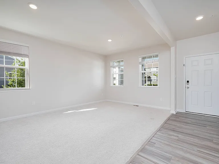 2085 Pomona Way — Photo 39