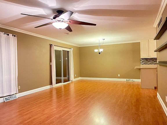 4th image of 3905 Palos Dr