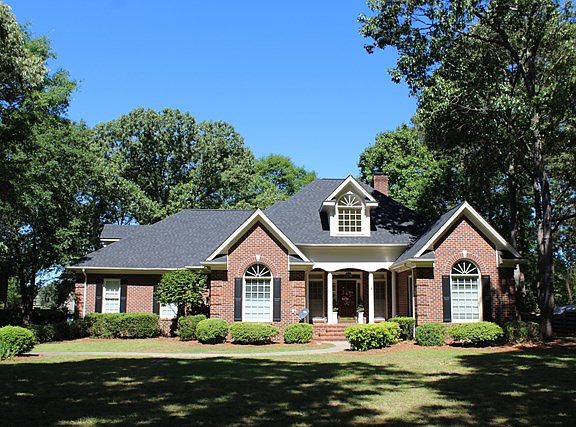 2nd image of 207 Walnut Creek Dr