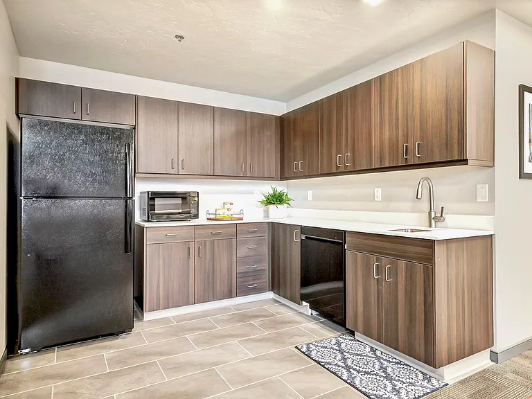 Parkway Apartments — Photo 19