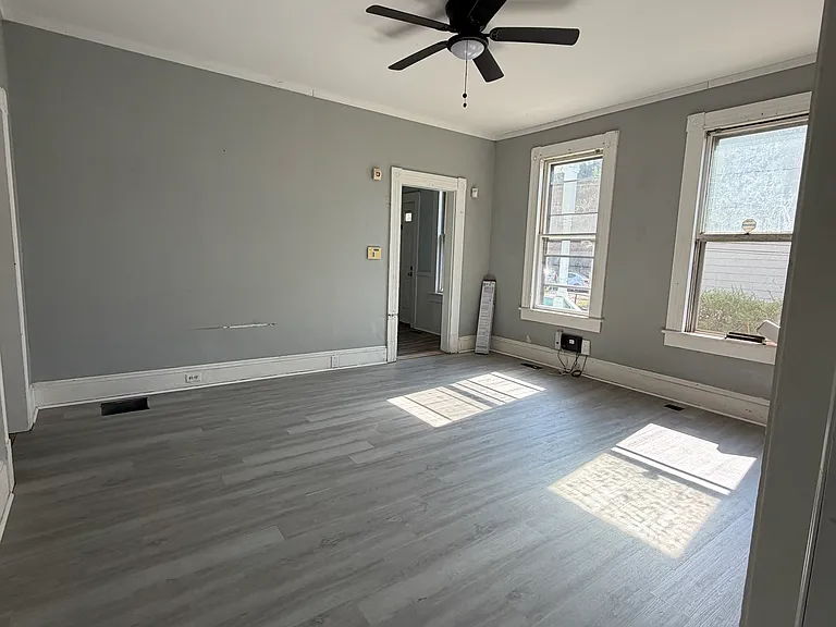 473 Park St — Photo 2