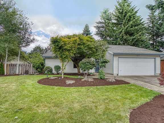 3rd image of 15011 SE Meadow Park Dr