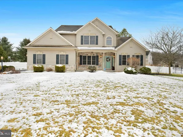 5238 Elizabethtown Rd, Palmyra, PA 17078