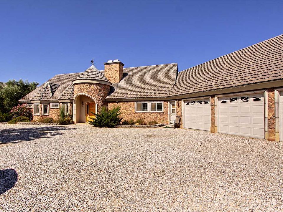 1st image of 58788 Carmelita Ct