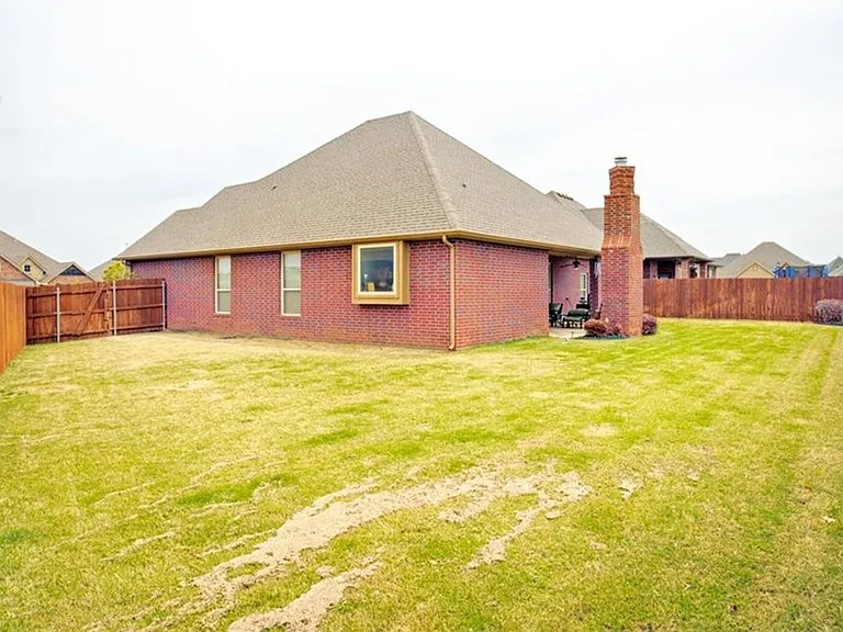 13609 Gentry Dr — Photo 34