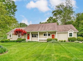 1062 Berryhill Rd, Bellbrook, OH 45305