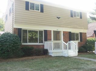 201 Riviera Ter, Waterford, MI 48328