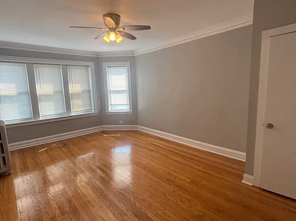 656 E 81st St, Chicago, IL