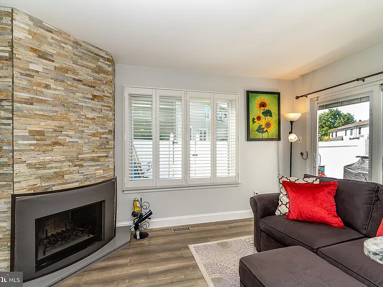 251 Fir Tree Ct — Photo 17
