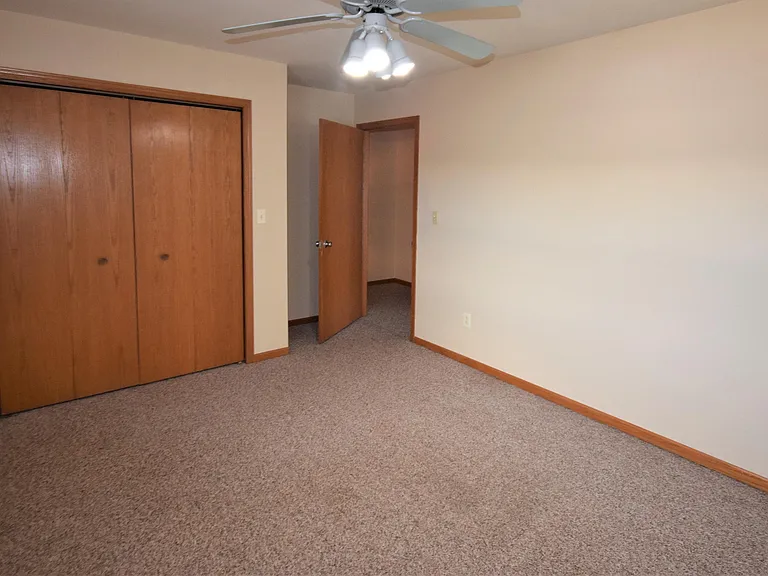 420 Preston Ln — Photo 12