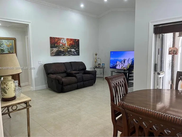 1544 Springside Dr — Photo 3