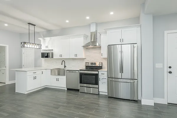 Rented by Modern Spaces | media 16