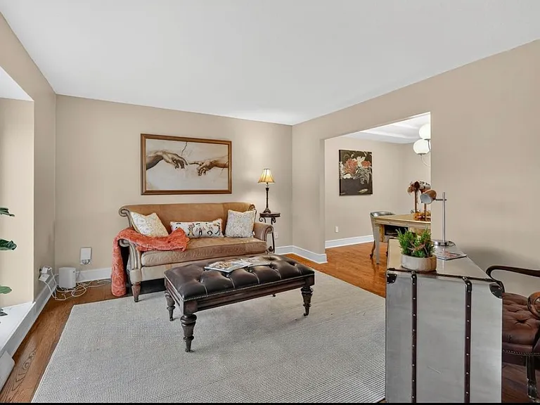 4636 Elm St — Photo 3