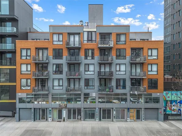 35-20 146th St #3B, Flushing, NY 11354