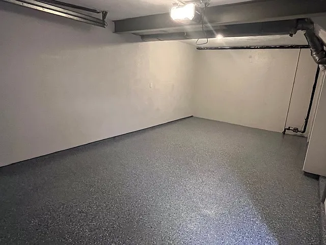 1 car private garage