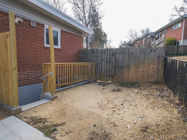 2303 Pinneberg Ave — Photo 48