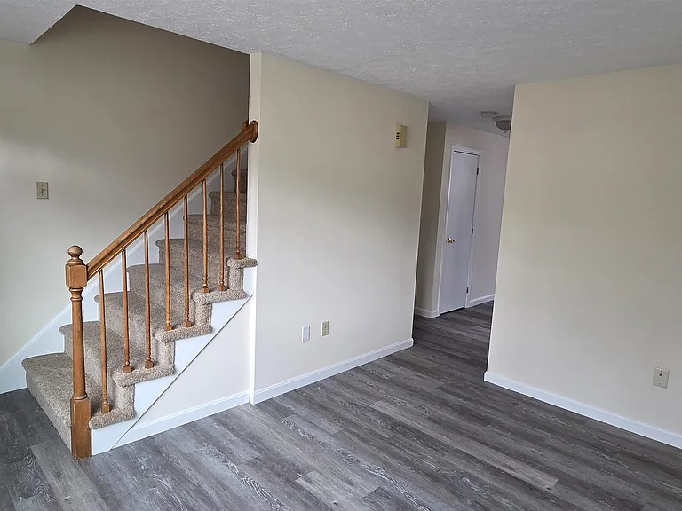 35 Westland Ave — Photo 5