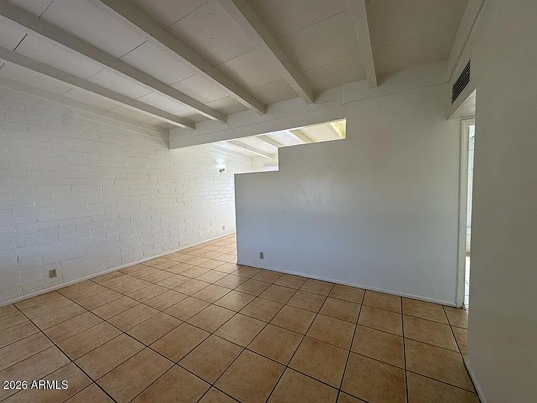 1800 E Fry Blvd #18 — Photo 3