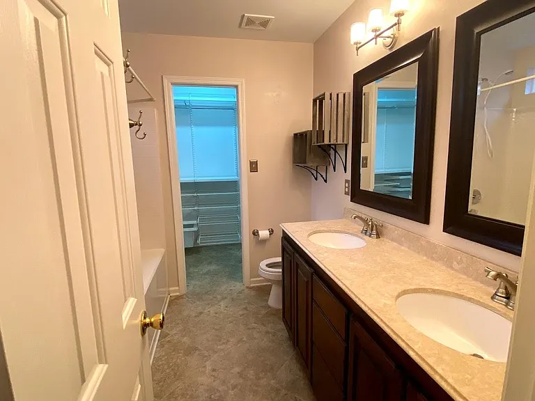 1215 Winghaven Dr NW — Photo 4