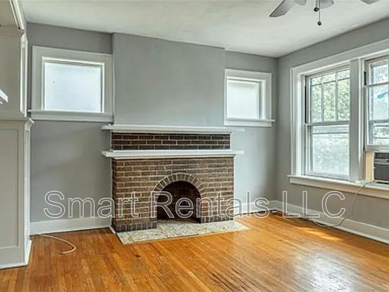 1 bed, 1.0 bath, 1100 sqft, $999 — Photo 4