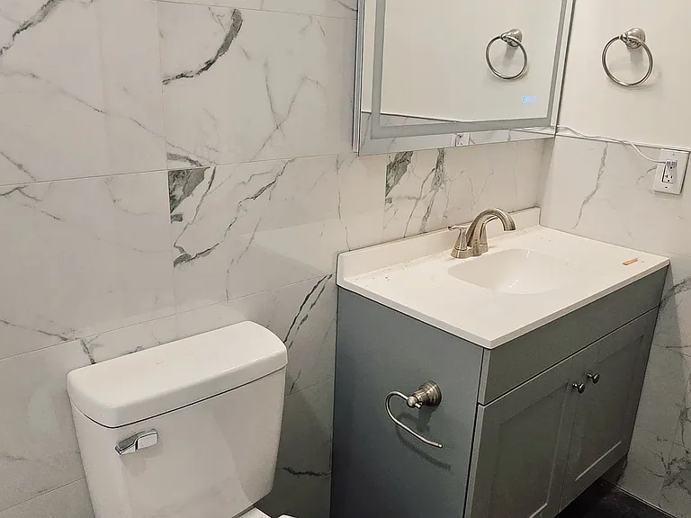 Second Full Bathroom Upstairs With Soaking Tub