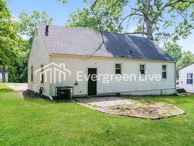 13128 Parker Ave — Photo 14