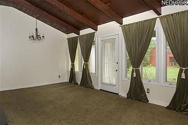 3rd image of 121 Beechwood Dr
