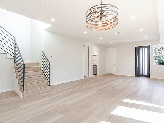 4th image of 10754 Nassau Ave