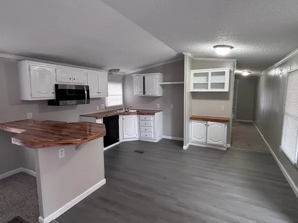 1900 Harper Dr, Atchison, KS