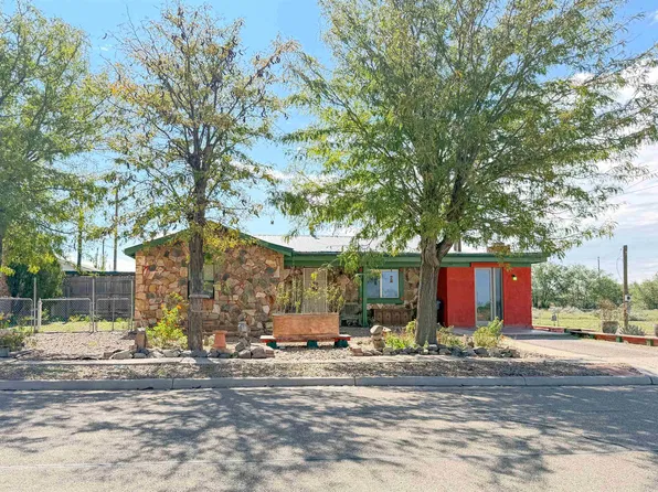 803 5th St, Carrizozo, NM 88301