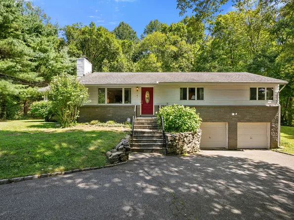 8 Theodore Road, Shelton, CT 06484