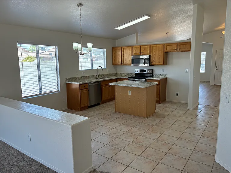 10422 W Windsor Blvd — Photo 13
