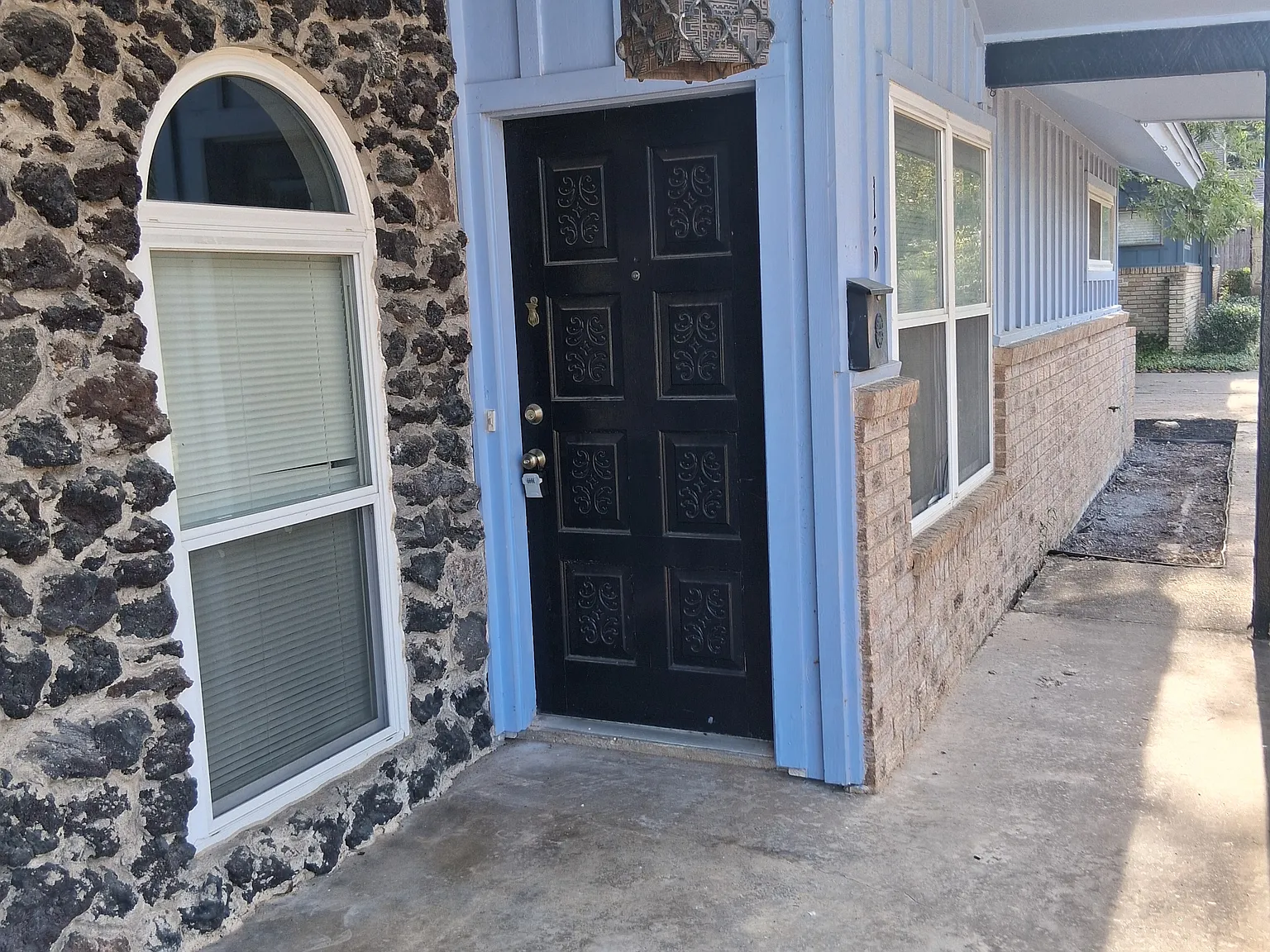 2 bed, 1098 sqft, $1,775 — Photo 2