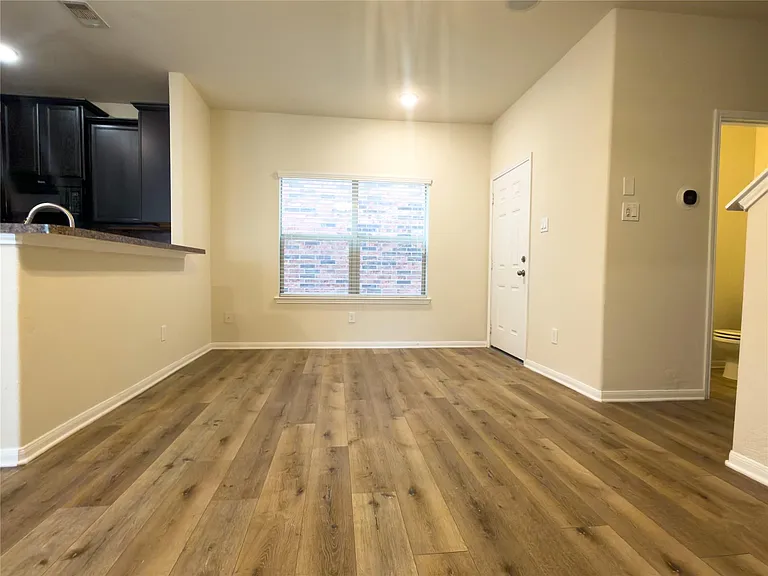17035 Amarose Dr — Photo 2