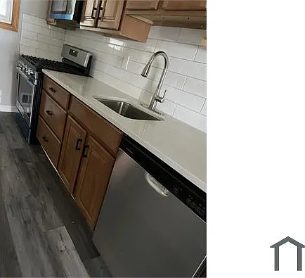 1006 Foxwood Ln — Photo 3
