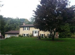 17 Mains Crossing Rd, North Stonington, CT 06359