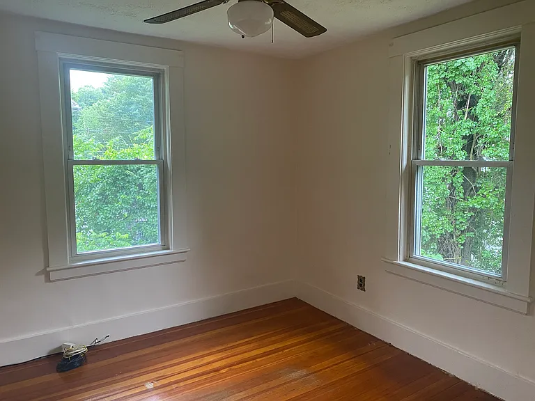 823-825 Boston Rd #2 — Photo 6