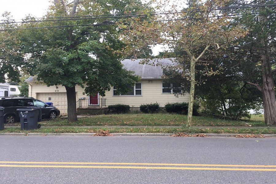 1st image of 219 Dayton Ave