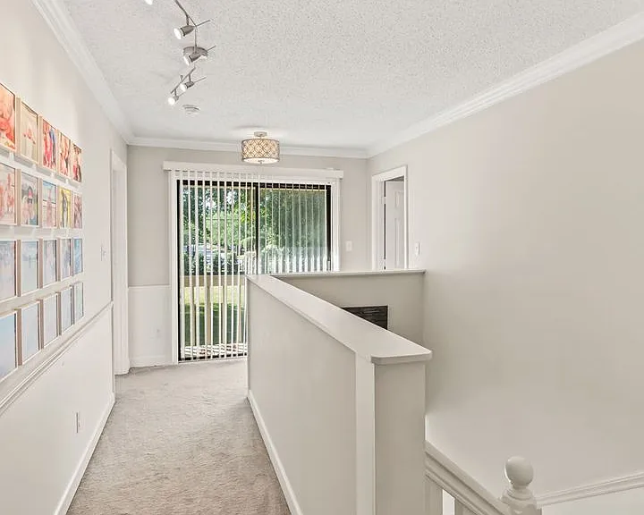223 Ivy Cir — Photo 19