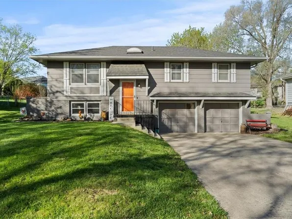 1609 Russell Rd, Pleasant Hill, MO 64080