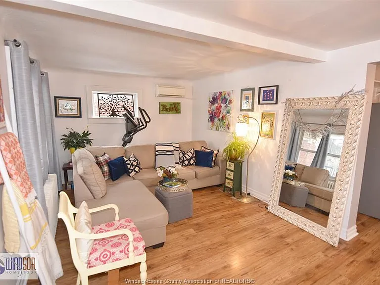 2471 Pillette Rd — Photo 16