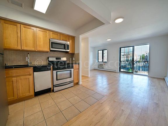3rd image of 2214 Astoria Blvd #3F