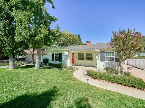 4820 Hampton Rd, La Canada Flintridge, CA 91011