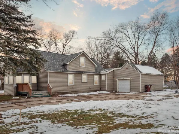 260 Outer Dr, Dundee, MI 48131