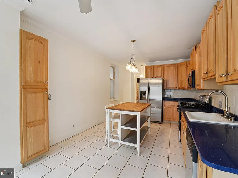 2206 E Baltimore St — Photo 12