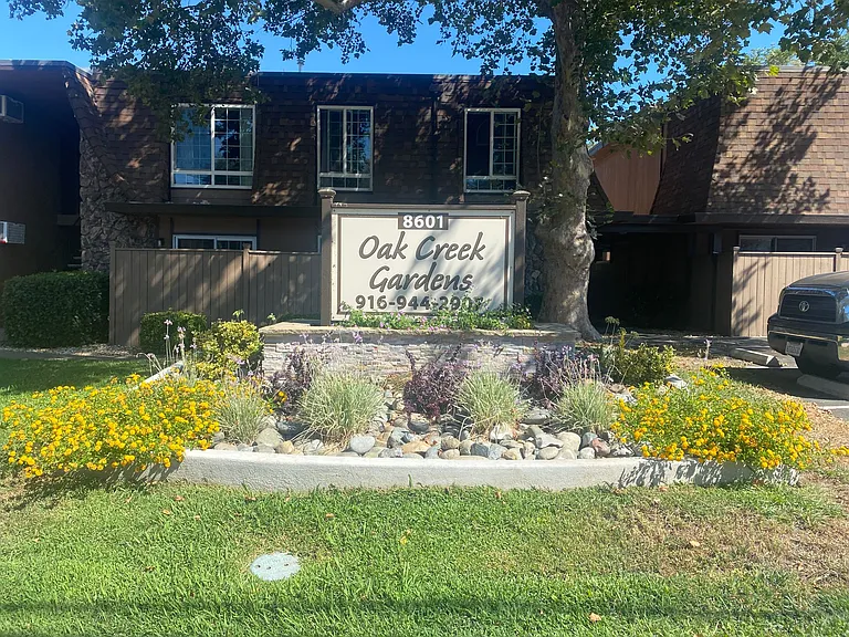 8601 Fair Oaks Blvd — Photo 2