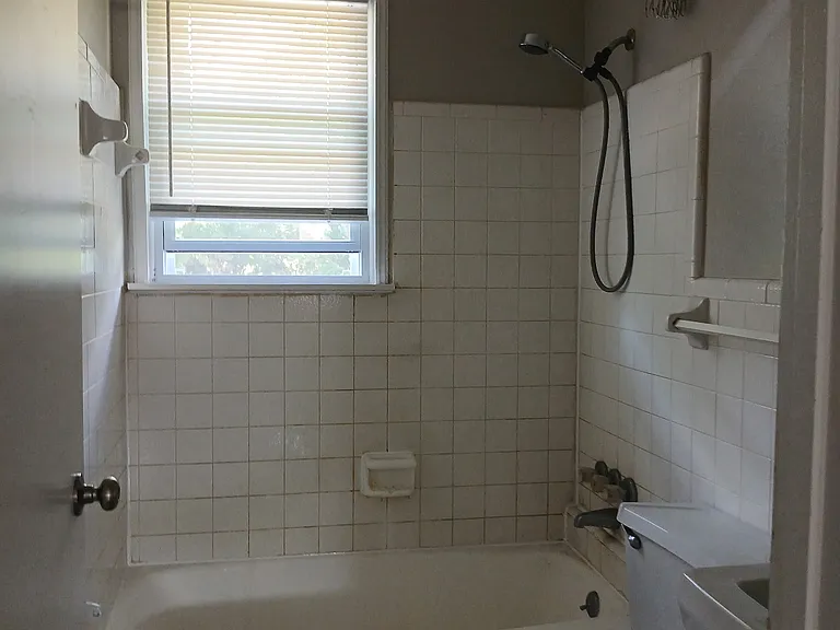 107 Old Hopkinsville Hwy #A — Photo 24