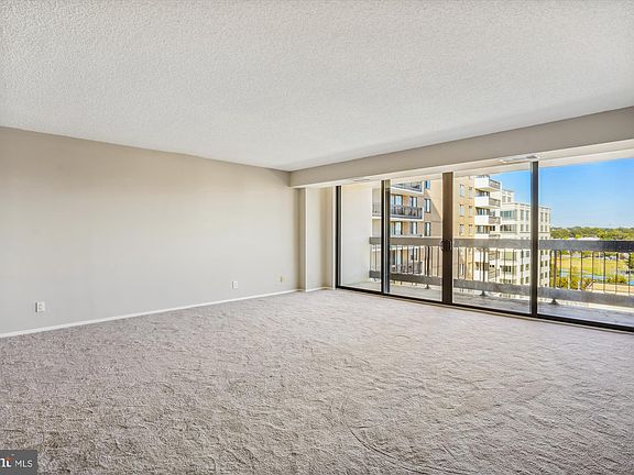 3rd image of 3800 Fairfax Dr APT 909