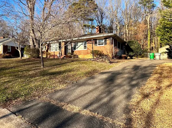 3825 Sheffield Dr, Charlotte, NC 28205